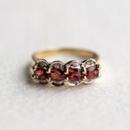 Vintage 9K gouden 5 stone ring met Granaat & Diamant - 15,5, Ophalen of Verzenden, Met edelsteen, Dame, Goud