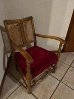 Antieke stoel met rode bekleding, Huis en Inrichting, Stoelen, Ophalen, Gebruikt, Eén, Rood