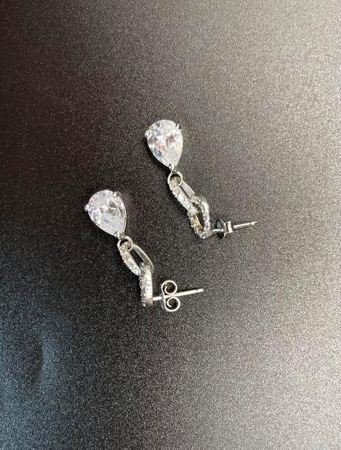 Witte topaas oorbellen in druppelvorm, zirkonia-details, Sieraden, Tassen en Uiterlijk, Oorbellen, Zo goed als nieuw, Zilver, Wit