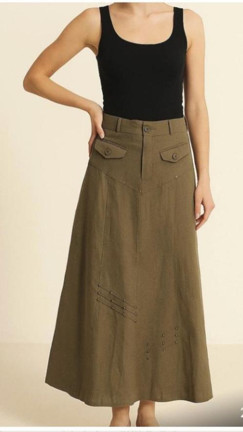 Een lange rok met rits en knopen, Kleding | Dames, Rokken, Nieuw, Maat 42/44 (L), Groen, Onder de knie, Ophalen of Verzenden