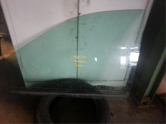 Portierruit 4Deurs links-voor van een Chrysler Grand Voyager, Auto-onderdelen, Ruiten en Toebehoren, Gebruikt, -, -, Ophalen of Verzenden