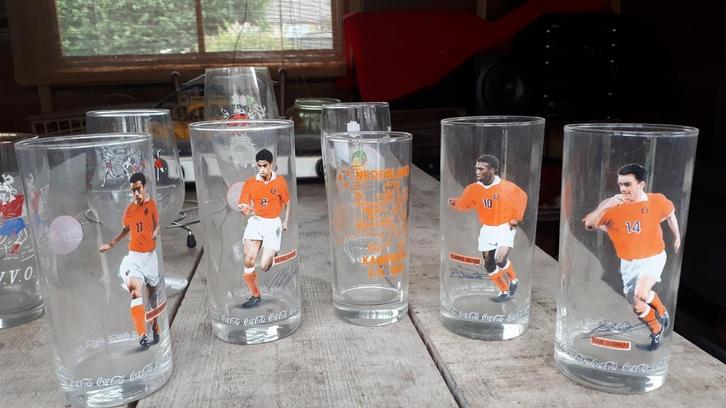 Voetbalglazen, Verzamelen, Glas en Borrelglaasjes, Gebruikt, Frisdrankglas, Ophalen