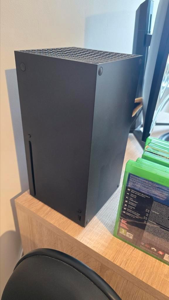 Xbox series x met scuf en elite controller plus games, Spelcomputers en Games, Spelcomputers | Xbox Series X en S, Zo goed als nieuw