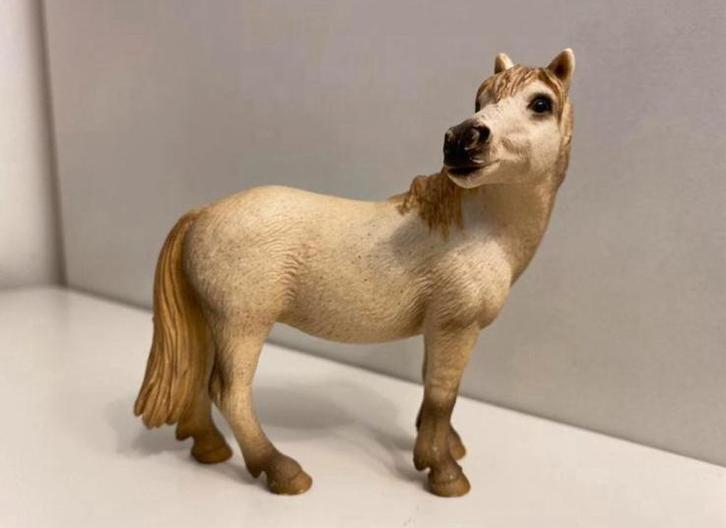 Schleich Camargue Merrie Omkijkend ~ 13609, Verzamelen, Dierenverzamelingen, Zo goed als nieuw, Beeldje of Figuurtje, Paard, Ophalen of Verzenden