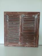 Mooie doorleefde landelijke houten spiegel met louvre luiken, Huis en Inrichting, Ophalen of Verzenden, Rechthoekig, Minder dan 100 cm