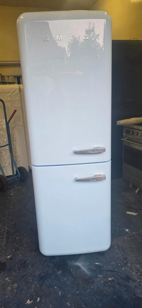 Smeg koelkast babyblauw(gratis bezorging)!, Witgoed en Apparatuur, Koelkasten en IJskasten, Ophalen