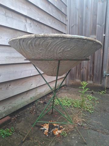 Vintage Willy Guhl style planter tuinvaas diabolo jaren 60 beschikbaar voor biedingen