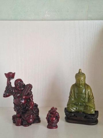 3x Buddha figuren/ o.a. Buddha in meditatie (jade?) beschikbaar voor biedingen