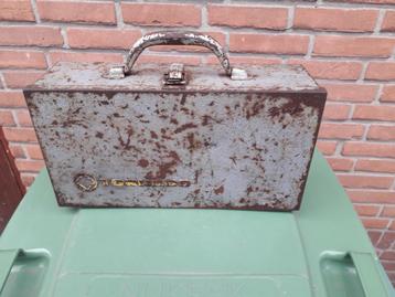 vintage gereedschapkistje TORNADO beschikbaar voor biedingen