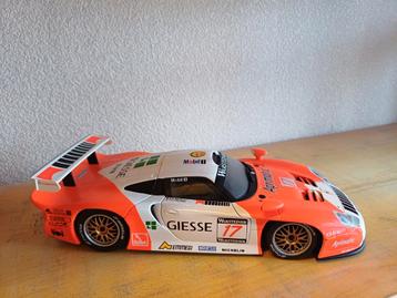 UT Models Nürburgring 1:18 '97 - Porsche 911 GT1 beschikbaar voor biedingen