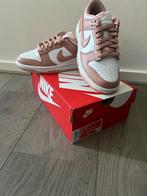 Nike Dunk Low Rose Whisper maat 37,5, Nike, Nieuw, Ophalen of Verzenden, Sneakers of Gympen