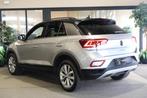 Volkswagen T-Roc 1.5 TSI Style 150PK DSG NW Model IQ Led Nav, Zwart, 4 cilinders, 150 pk, USB