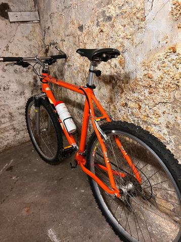 Mountainbike Oranje - Gebruikt beschikbaar voor biedingen
