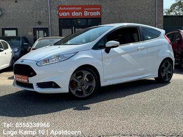 Ford Fiesta 1.6 ST 182Pk Xenon Camera Leder Keyless Pdc Stoe beschikbaar voor biedingen