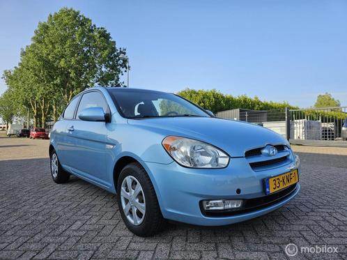 Hyundai Accent1.4iDynamic Joy Airco Parkeer Camera!, Auto's, Hyundai, Bedrijf, Accent, ABS, Airbags, Airconditioning, Alarm, Boordcomputer