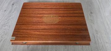 Balmoral Sigarenkistje beschikbaar voor biedingen