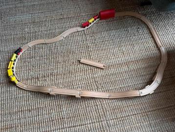 Houten treintjes en houten spoorrails IKEA beschikbaar voor biedingen