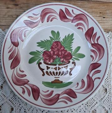 Antiek Frans bord, HB Choisy Le Roi met bloemenmand beschikbaar voor biedingen