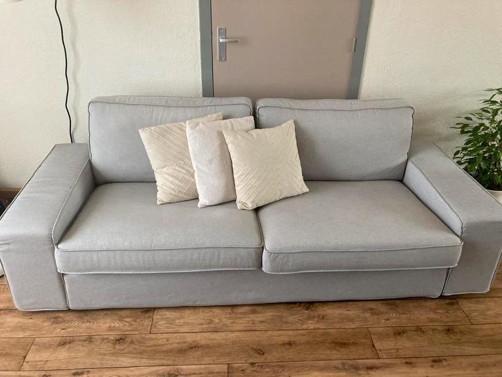 3 zitsbank KIVIK beige/grijs, Huis en Inrichting, Banken | Bankstellen, Zo goed als nieuw, Rechte bank, Driepersoons, 200 tot 250 cm