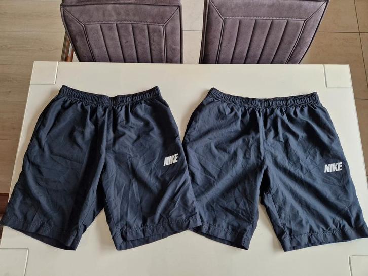 2x NIKE shorts voor €10,- [Maat L], Kleding | Heren, Sportkleding, Zo goed als nieuw, Algemeen, Maat 52/54 (L), Zwart, Verzenden