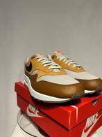 NIEUW IN DOOS! Maat 51,5 - Nike Air Max 1 Essential British, Kleding | Heren, Schoenen, Overige kleuren, Verzenden, Nike, Nieuw