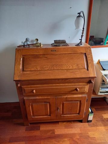Frans bureautje/ secretaire beschikbaar voor biedingen