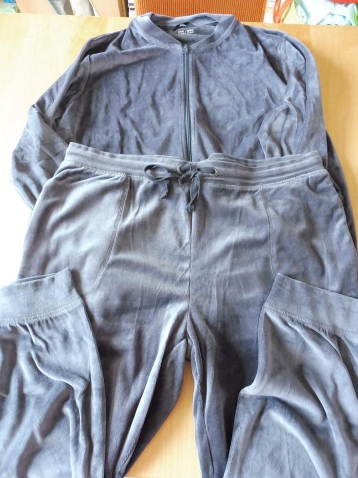 Zwart Velours herenhuispak maat 56-58, Kleding | Heren, Sportkleding, Nieuw, Overige typen, Maat 56/58 (XL), Zwart, Ophalen of Verzenden