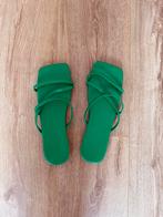 Groene slippers, Kleding | Dames, Ophalen of Verzenden, Gedragen, Groen, Slippers