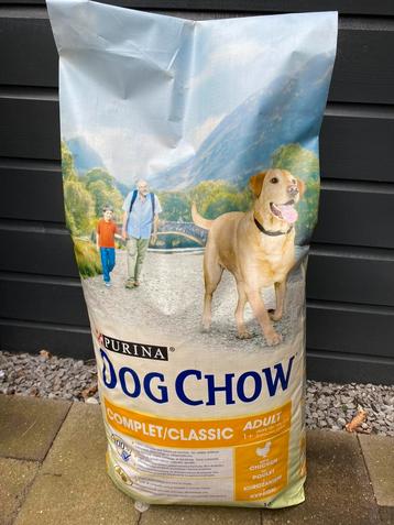 Purina Dog Chow complet classic beschikbaar voor biedingen