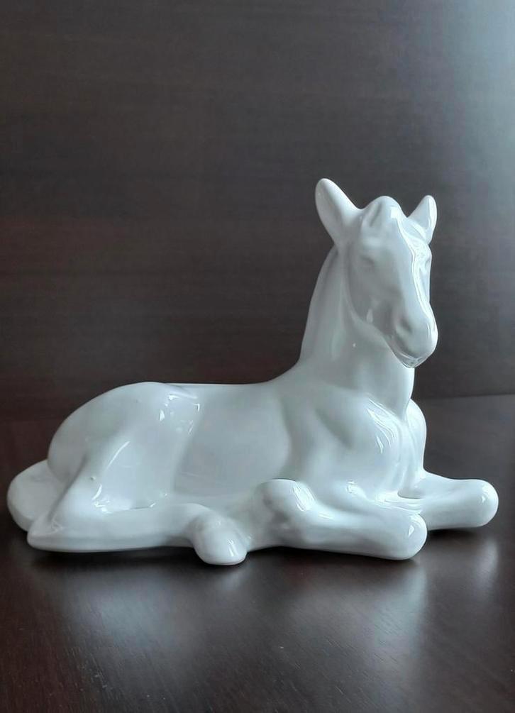 Franse Art Deco keramische wite veulen paard beeld, Antiek en Kunst, Antiek | Keramiek en Aardewerk, Ophalen of Verzenden