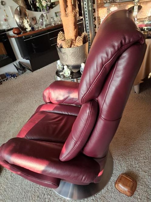 Luxe z.g.a.n Relax stoel Bordeauxrood 100% rundleer, Huis en Inrichting, Fauteuils, Zo goed als nieuw, Leer, 75 tot 100 cm, 75 tot 100 cm