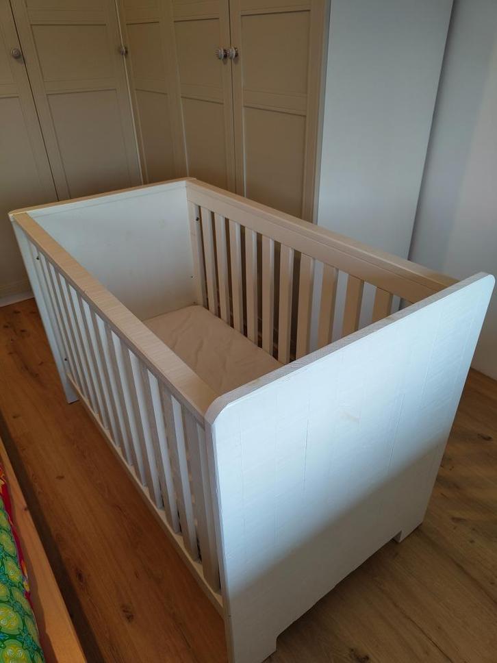 Wit kinderbedje, Kinderen en Baby's, Babywiegjes en Ledikanten, Zo goed als nieuw, Ledikant, Ophalen