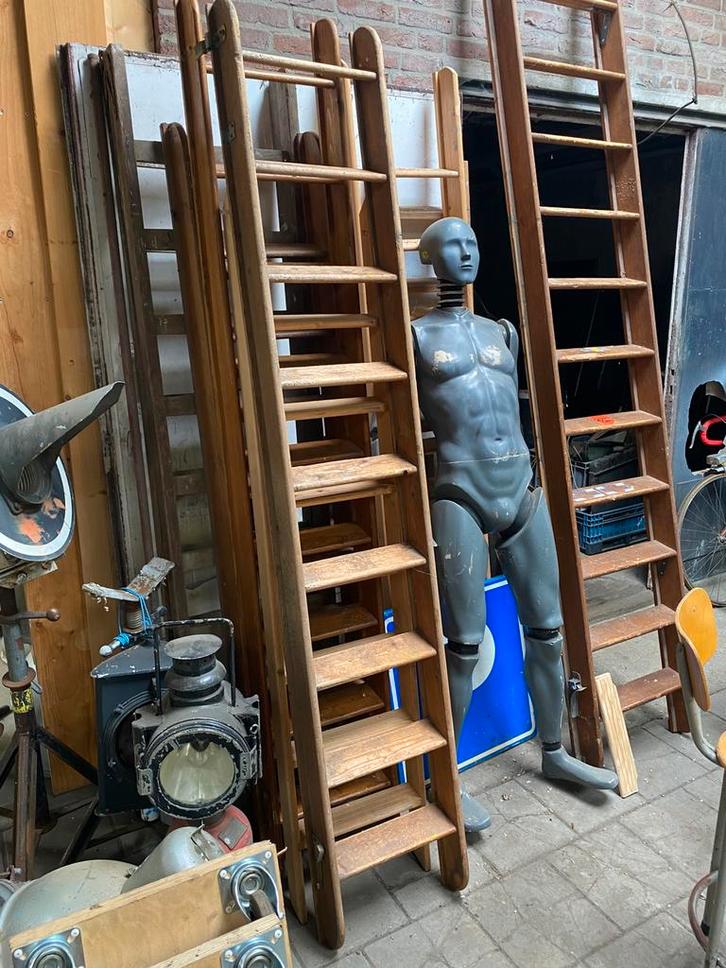 Oude houten bibliotheektrap zoldertrap molenaarstrap 222cm, Antiek en Kunst, Antiek | Woonaccessoires, Ophalen