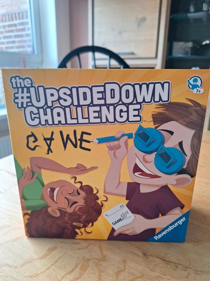 The Upside Down Challenge Bordspel, Hobby en Vrije tijd, Gezelschapsspellen | Bordspellen, Zo goed als nieuw, Een of twee spelers