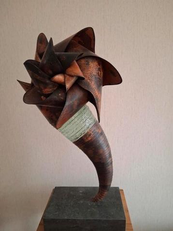 Cortenstaal beeld sculptuur Tom smetsers prijs €1475 beschikbaar voor biedingen