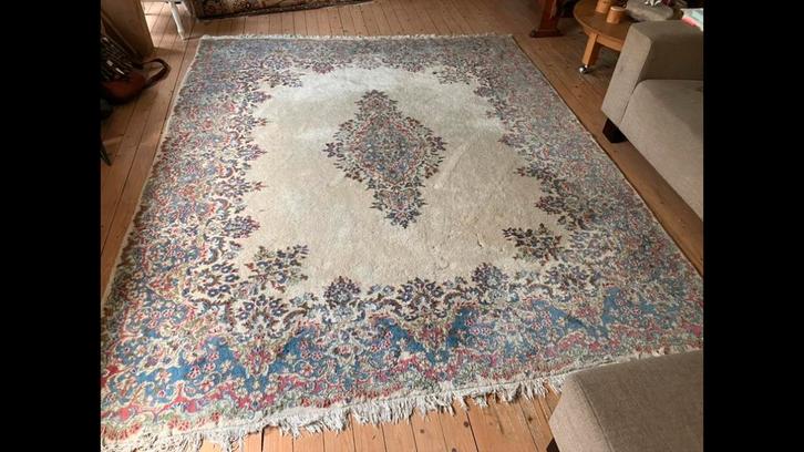 Perzisch tapijt 230 x 280 cm. Licht van kleur., Huis en Inrichting, Stoffering | Tapijten en Kleden, Zo goed als nieuw, 200 cm of meer