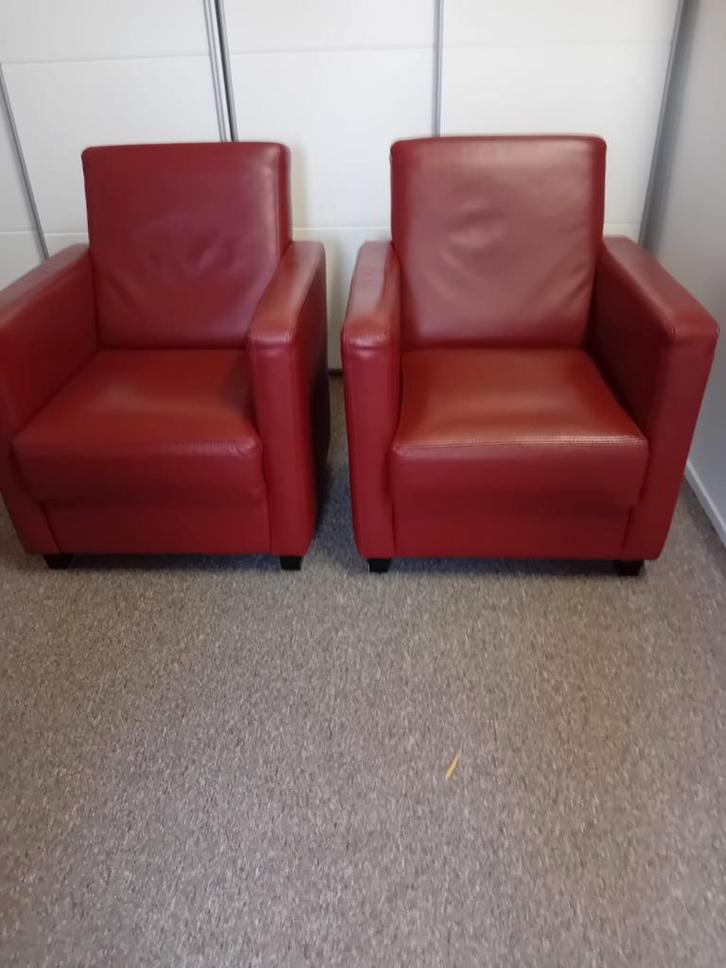 Twee Rode Leren Fauteuils, Huis en Inrichting, Fauteuils, Gebruikt, Leer, 50 tot 75 cm, Minder dan 75 cm, Ophalen