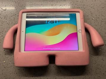 iPad 6e Gen 32GB + Hoes & Screenprotector beschikbaar voor biedingen