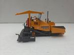NZG Demag DF 140 CS asfalteerder 1:50, Hobby en Vrije tijd, Modelauto's | 1:50, NZG, ., Ophalen of Verzenden, Zo goed als nieuw