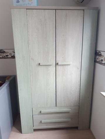 Complete babykamer beschikbaar voor biedingen