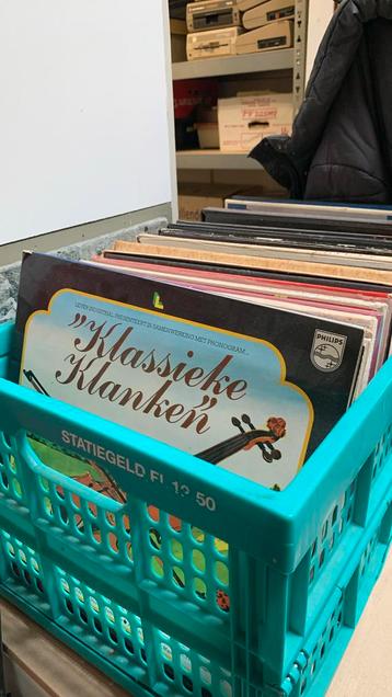 Krat met klassiek vinyl LP’s dubbel LP’s  beschikbaar voor biedingen