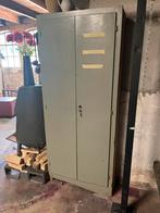 Vintage groene kast, Ophalen