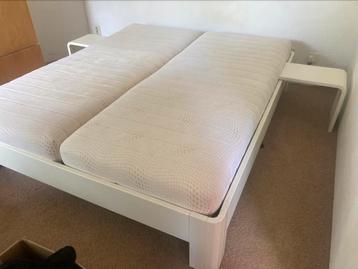 Auping bed 160x200, 2 tafels, 2 spiraalbodems gasveer beschikbaar voor biedingen