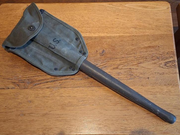 US M1943 folding shovel 1945 and cover 1944, Verzamelen, Militaria | Tweede Wereldoorlog, Overige typen, Amerika, Verzenden