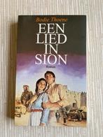 Een Lied in Sion - Bodie Thoene, Boeken, Ophalen of Verzenden, Gelezen, Nederland
