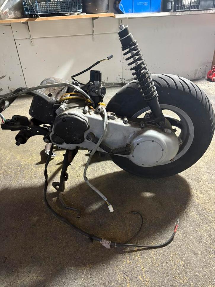 Piaggio 2t blok tekoop voledig plug and play‼️, Fietsen en Brommers, Brommeronderdelen | Scooters, Zo goed als nieuw, Piaggio