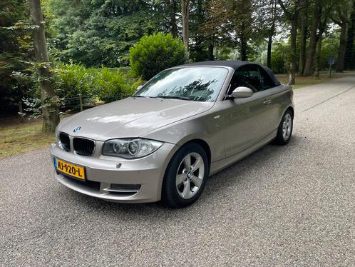 BMW 1-Serie 120i Cabrio / 145Dkm / APK 2026 / 170 Pk / Apple, Auto's, BMW, Bedrijf, 1-Serie, ABS, Airbags, Airconditioning, Alarm