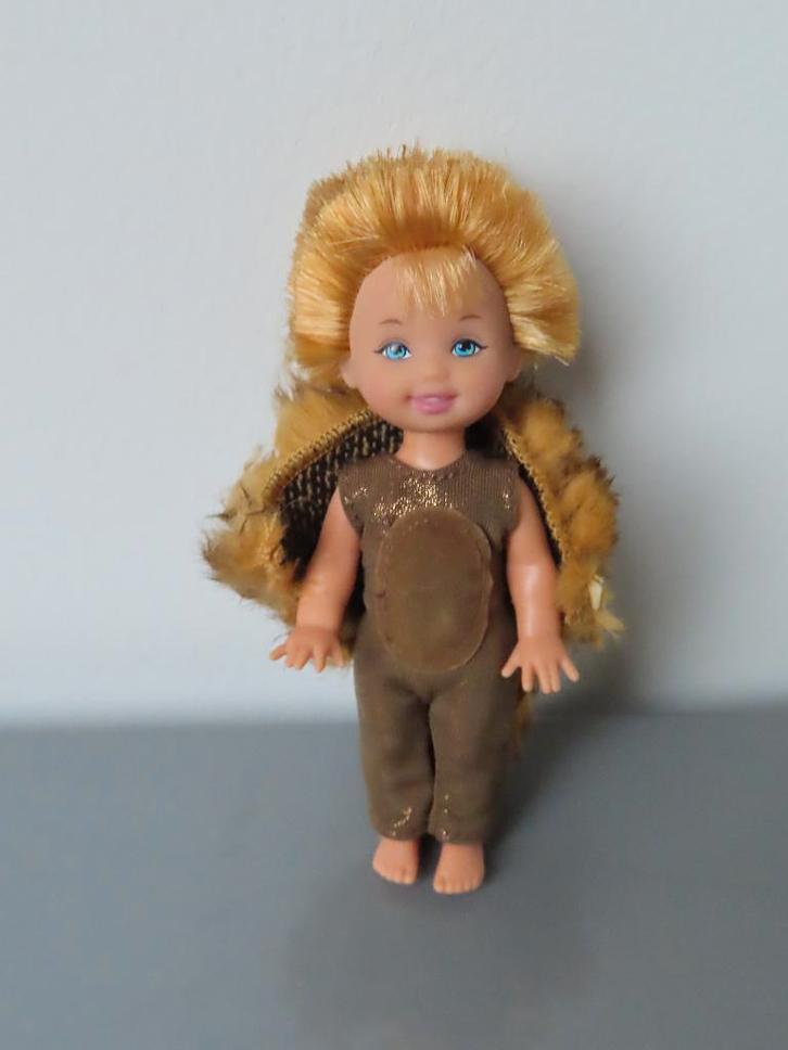 Barbie's Zwanenmeer - Tommy als Ivan het stekelvarken, Kinderen en Baby's, Speelgoed | Poppen, Gebruikt, Barbie, Ophalen of Verzenden