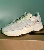 Adidas YEEZY 700 ‘Analog’ - Nieuw - Origineel - 38/42, Adidas, Wit, Nieuw, Ophalen of Verzenden