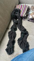 Laatste kans! Zwarte sjaal met franjes, Kleding | Dames, Mutsen, Sjaals en Handschoenen, Ophalen of Verzenden, Gedragen, Sjaal